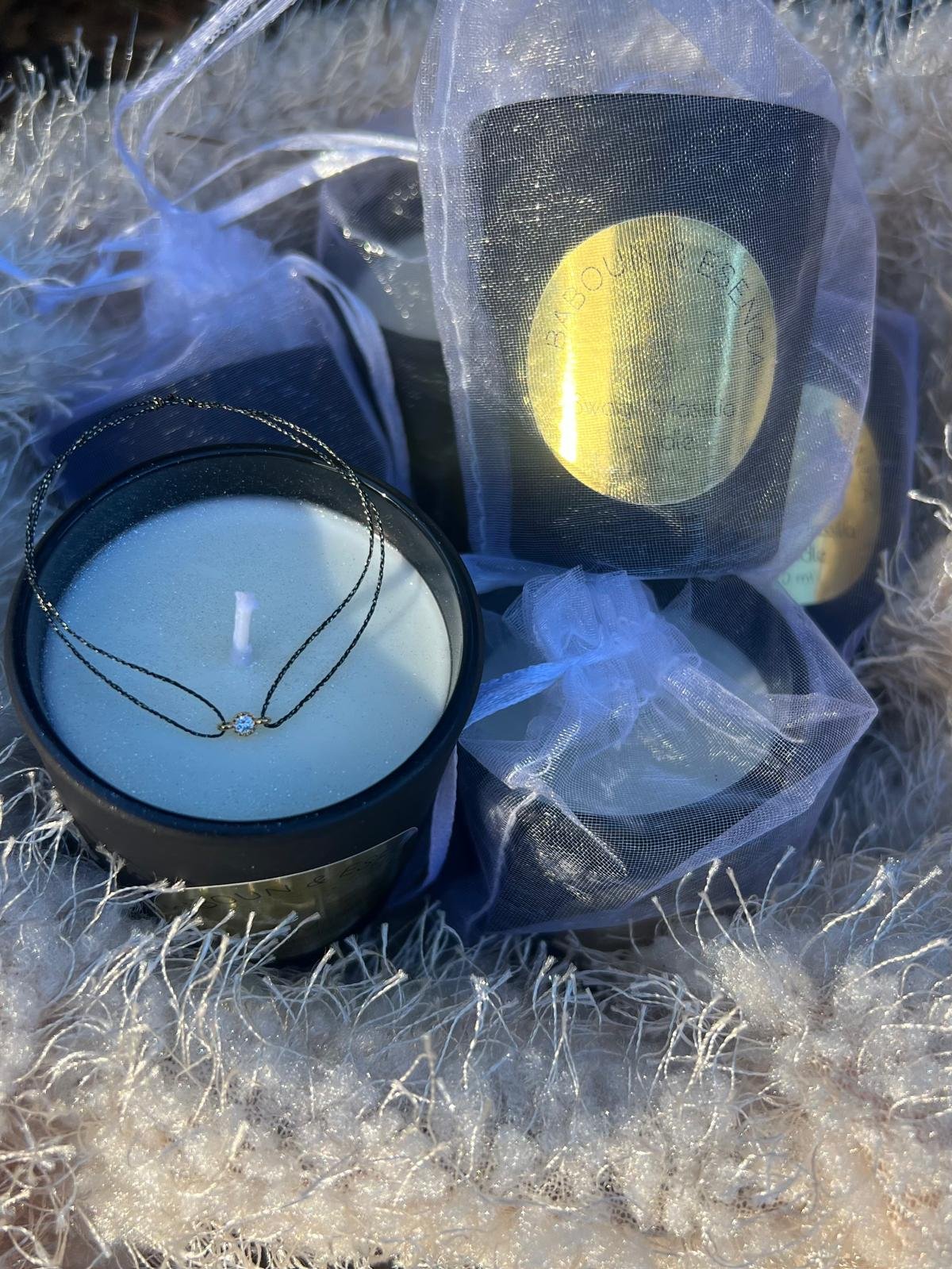 BOUGIE AVEC BIJOU CACHÉ - BRACELET STRASS – UN CADEAU ORIGINAL - 2025 – Image 2