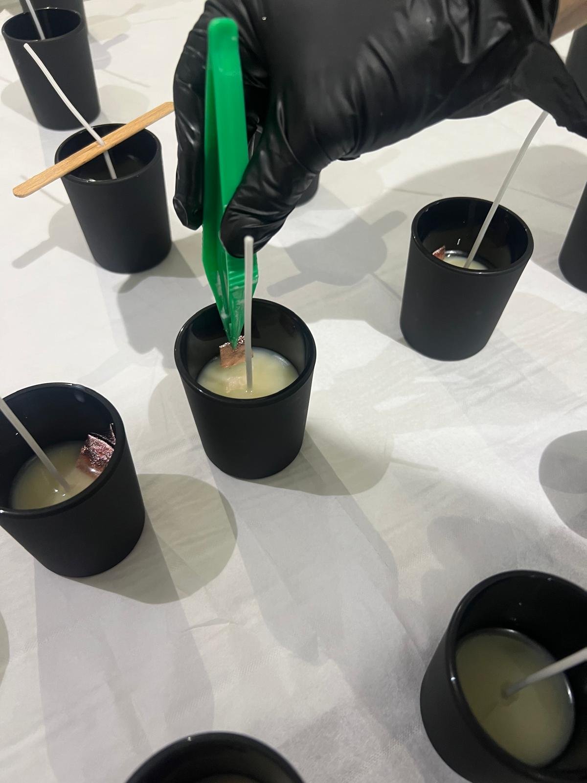 BOUGIE AVEC BIJOU CACHÉ - BRACELET STRASS – UN CADEAU ORIGINAL - 2025 – Image 4