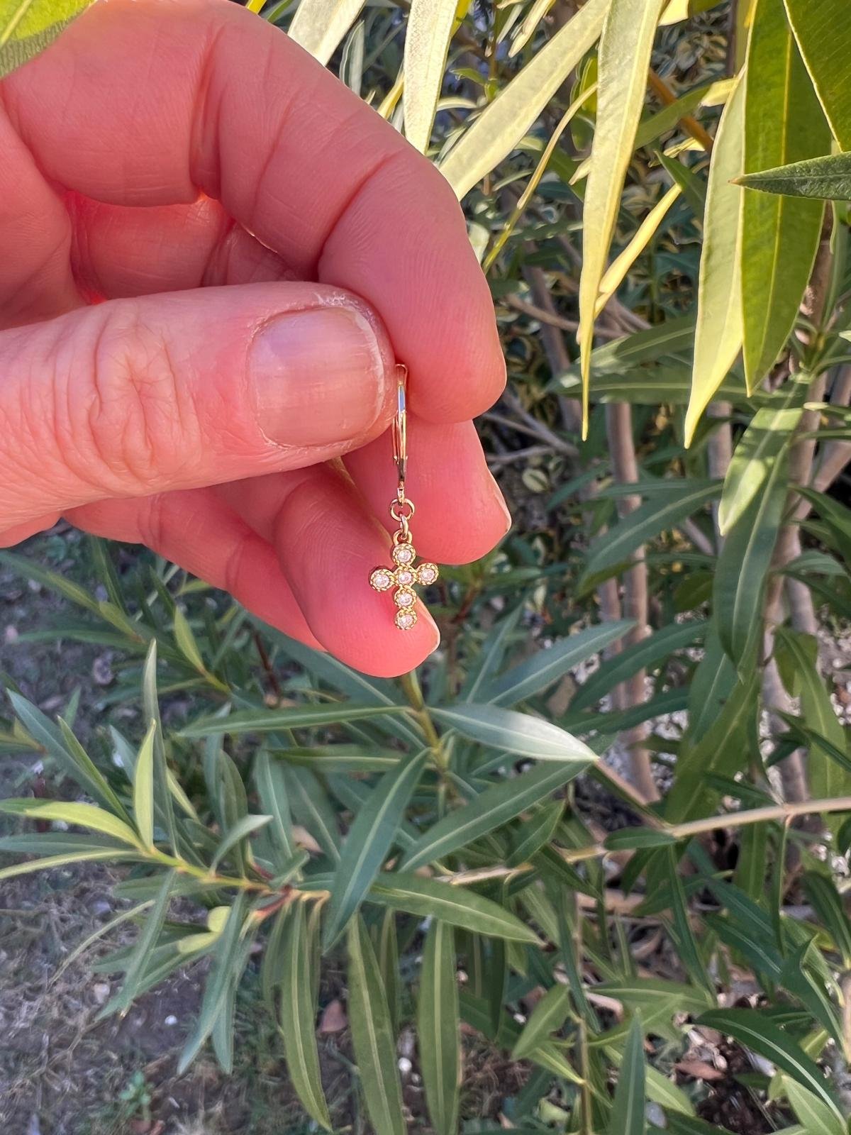 Boucles d'oreilles croix strass